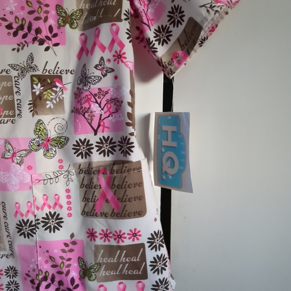 HQ scrub top size medium NWT - Picture 3 of 7